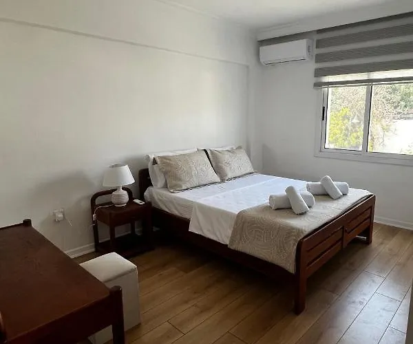 Stylish 3 Bedroom In Kyrenia Northern Cyprus *