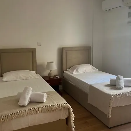 Stylish 3 Bedroom In Kyrenia Northern Cyprus דירה קיירניה
