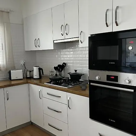 Stylish 3 Bedroom In Kyrenia Northern Cyprus * Κερύνεια