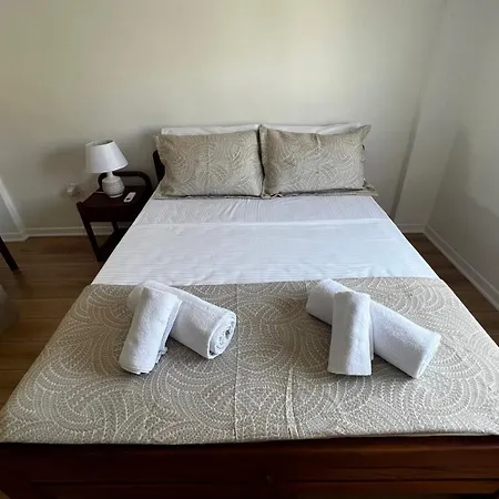 Stylish 3 Bedroom In Kyrenia Northern Cyprus דירה *