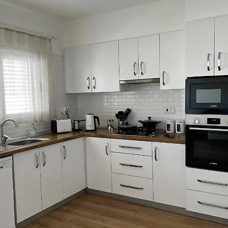 Stylish 3 Bedroom In Kyrenia Northern Cyprus *