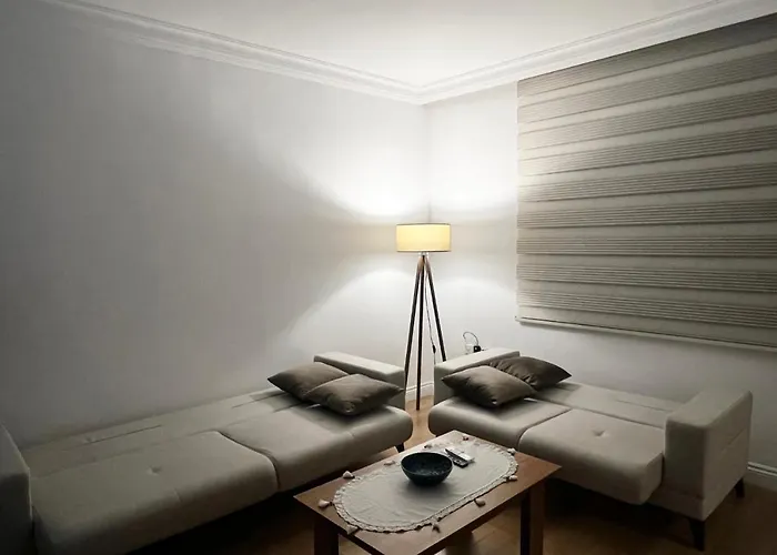 Stylish 3 Bedroom In Kyrenia Northern Cyprus *