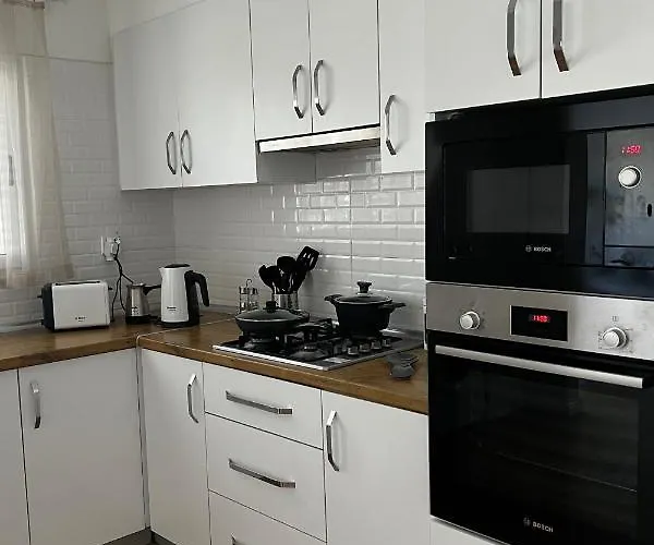 Stylish 3 Bedroom In Kyrenia Northern Cyprus * Κερύνεια