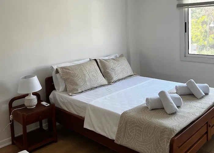 Stylish 3 Bedroom In Kyrenia Northern Cyprus *