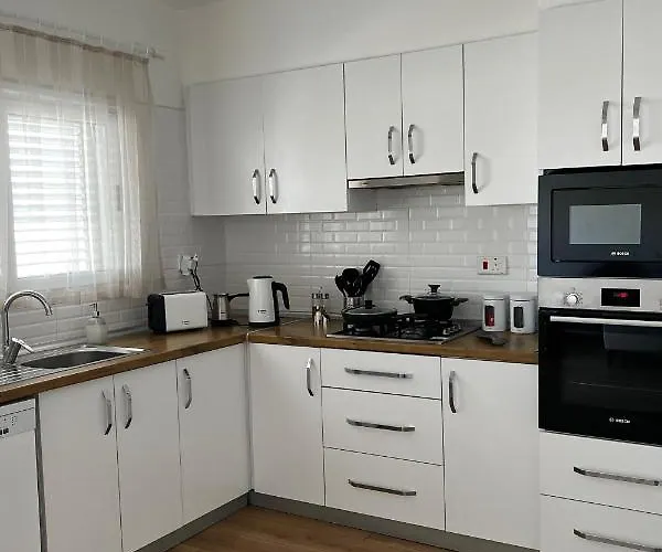 Stylish 3 Bedroom In Kyrenia Northern Cyprus *