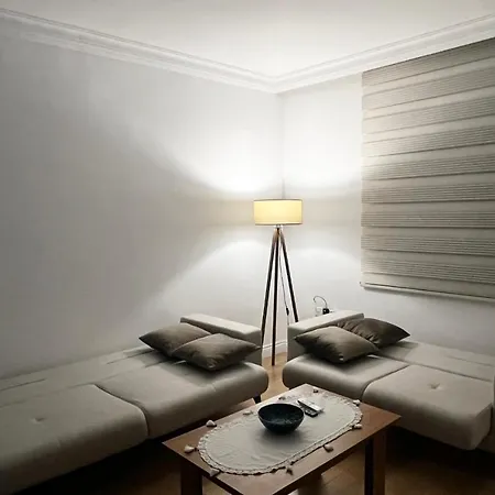 Stylish 3 Bedroom In Kyrenia Northern Cyprus *